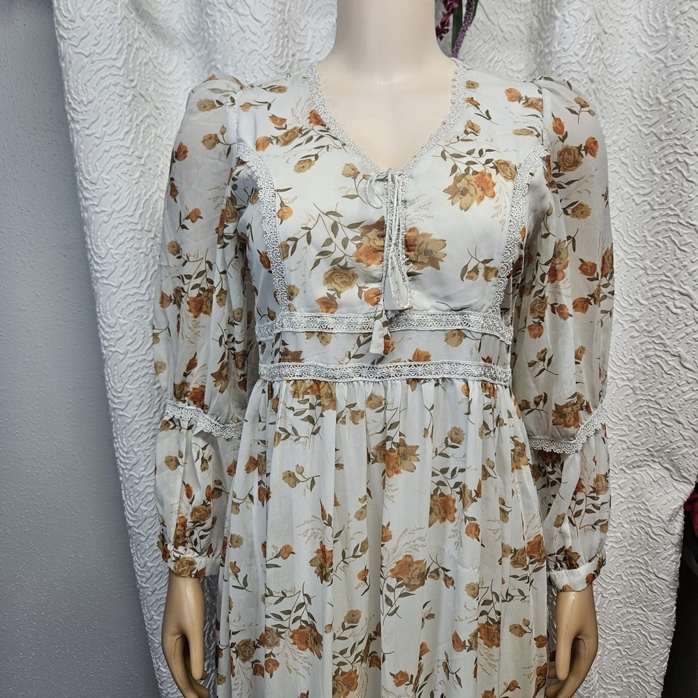 Cream Bishop Sleeve Sundress with Scoop Neck - Picture 3 of 12